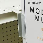 perforated shelf top sign holder with flexible hinge, stgt-402